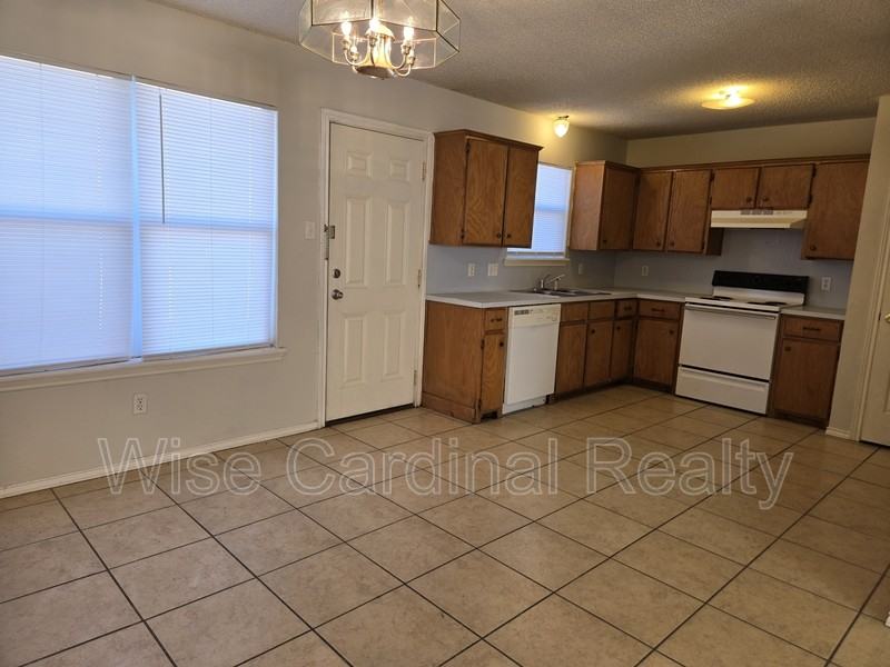 6318 31st St - Photo 2 of 13