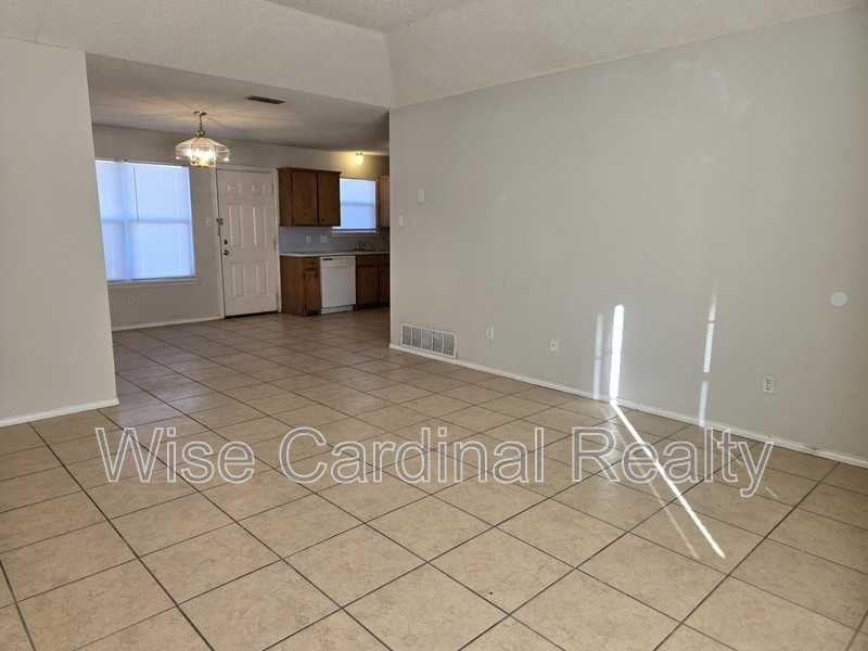 6318 31st St - Photo 3 of 13