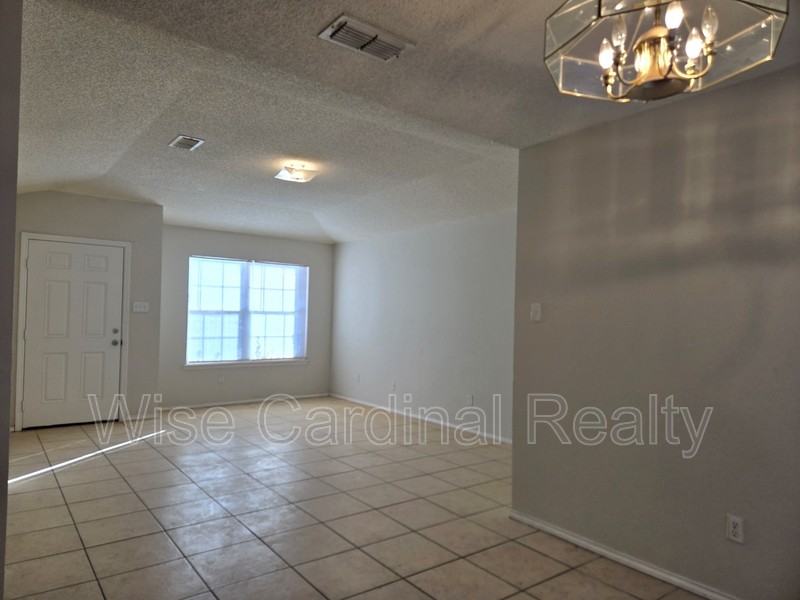 6318 31st St - Photo 4 of 13