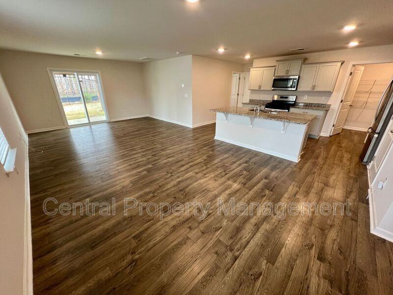 534 Evaleigh St - Photo 3 of 32