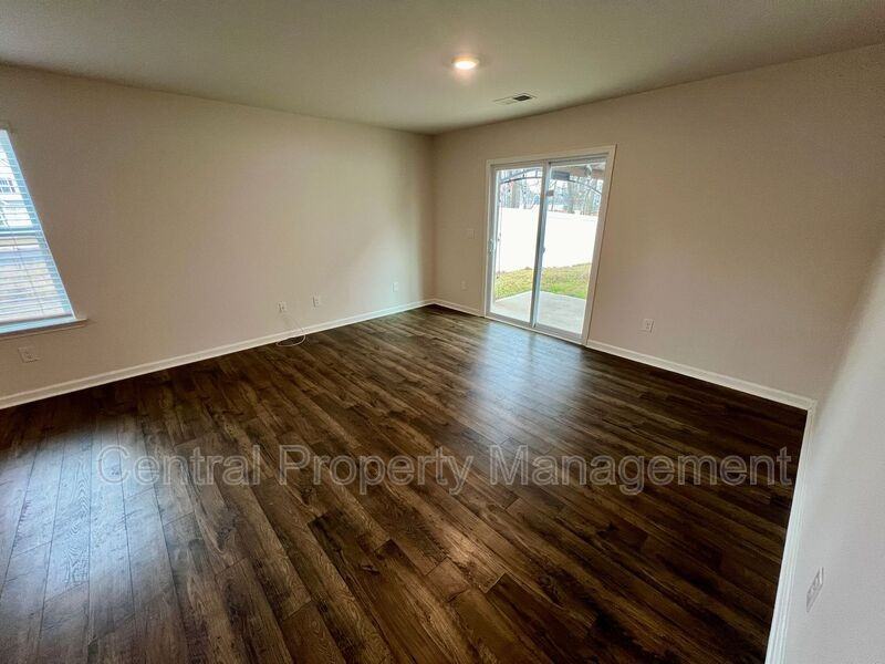 534 Evaleigh St - Photo 6 of 32