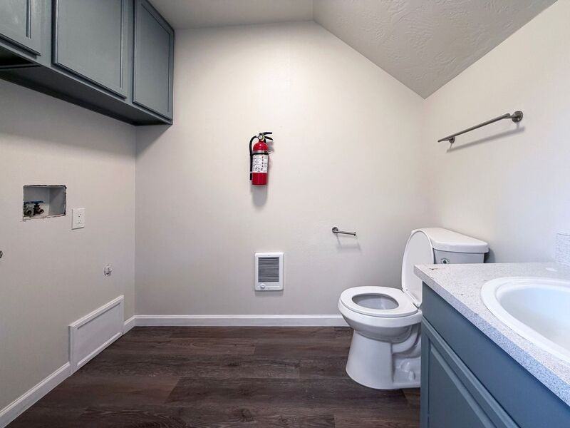 2447 Roosevelt Blvd #9 - Photo 4 of 19