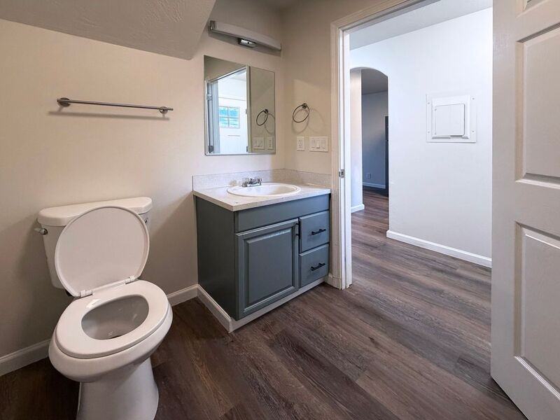 2447 Roosevelt Blvd #9 - Photo 5 of 19