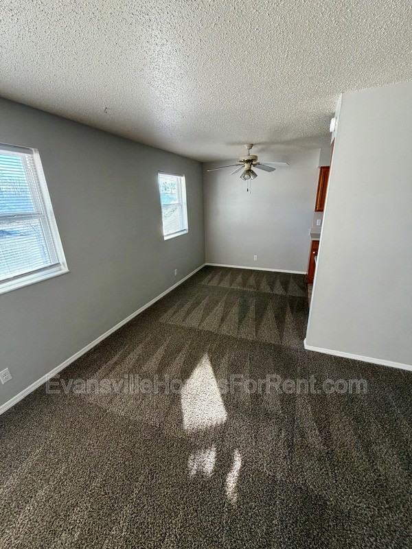 1115 W Virginia St - Photo 4 of 9