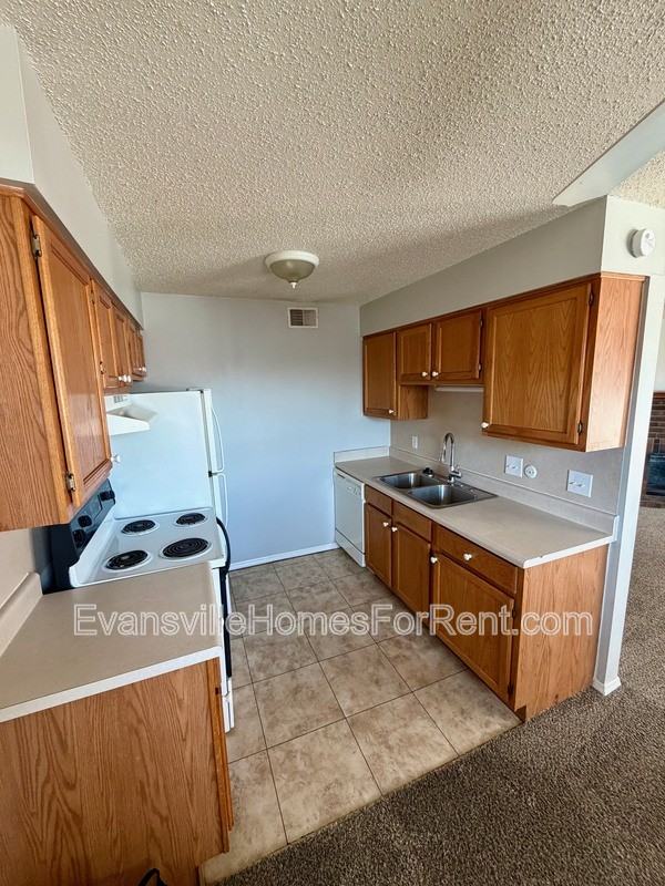 1115 W Virginia St - Photo 6 of 9