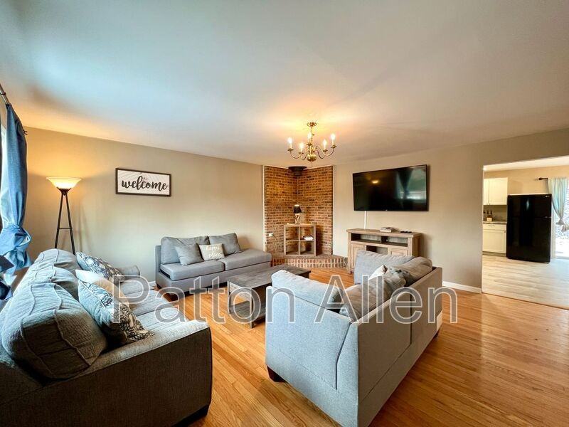 63 Ben Lippen Rd - Photo 3 of 31