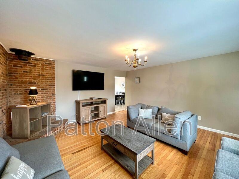 63 Ben Lippen Rd - Photo 5 of 31