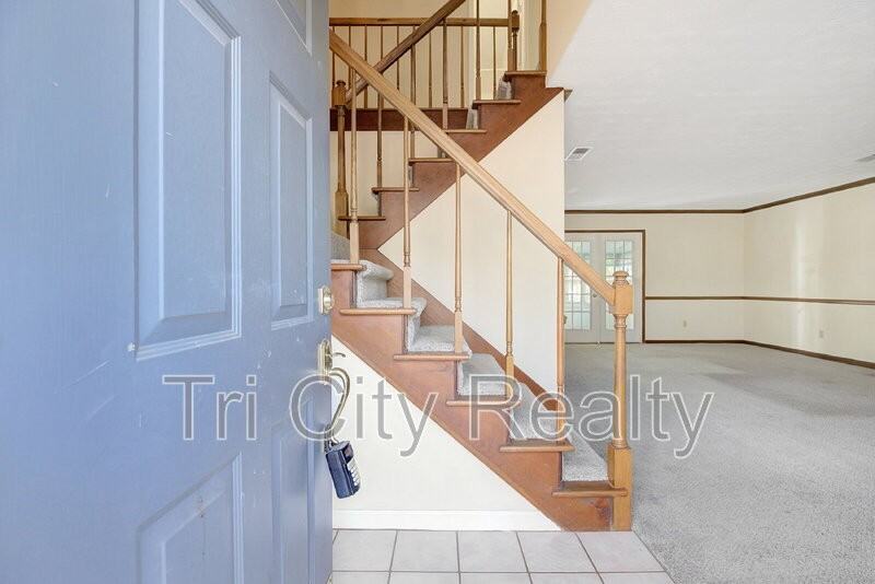 216 Shadowood Ln - Photo 2 of 35