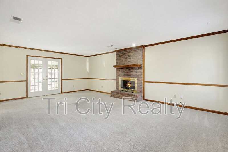 216 Shadowood Ln - Photo 3 of 35