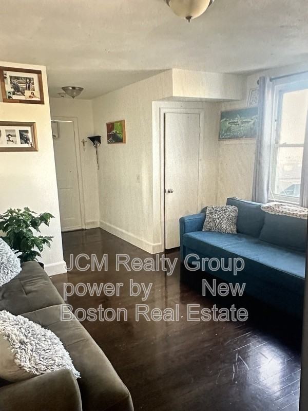 502 Beach St #2 - Photo 2 of 6