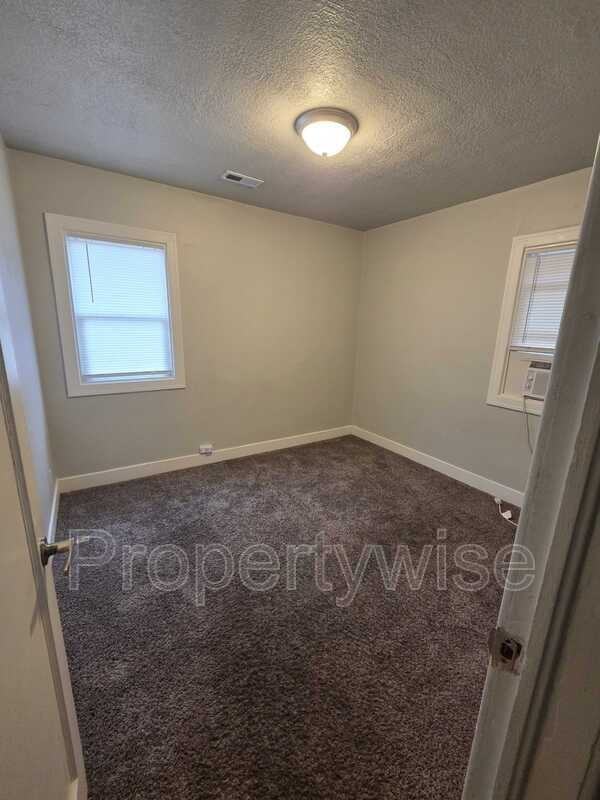 136 S St #A - Photo 6 of 13