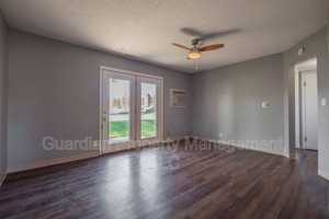 featured image of 525 W 8th St