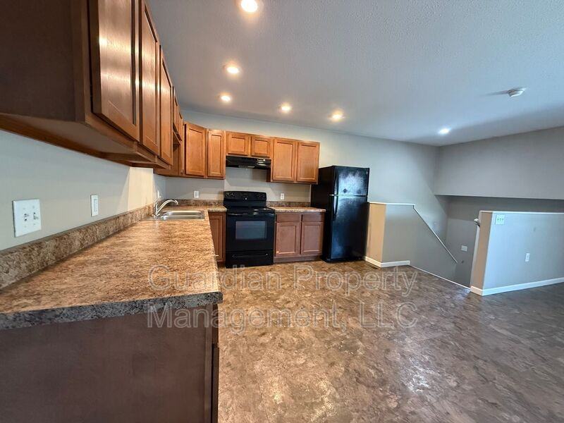 519 N Vine St - Photo 2 of 19