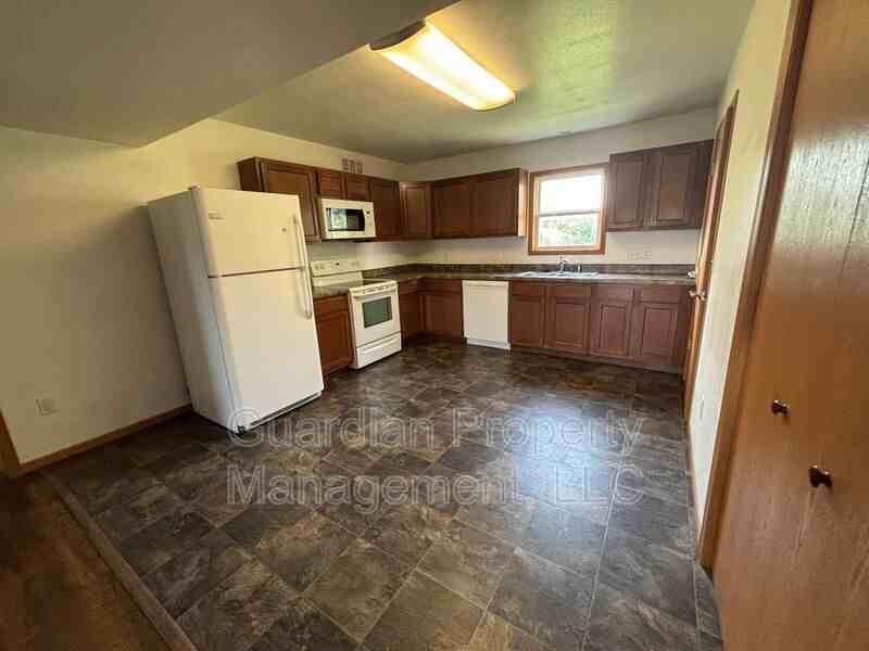 322 E 4th St - Photo 3 of 12