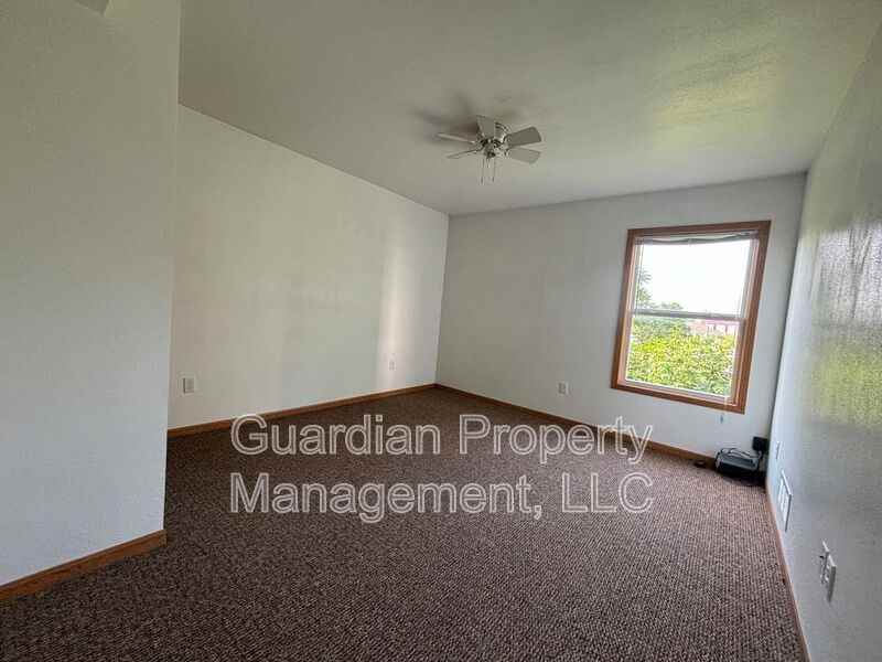 322 E 4th St - Photo 7 of 12