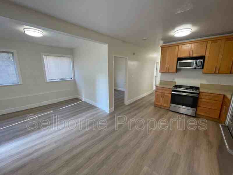 1944 E 20th St - Photo 4 of 23