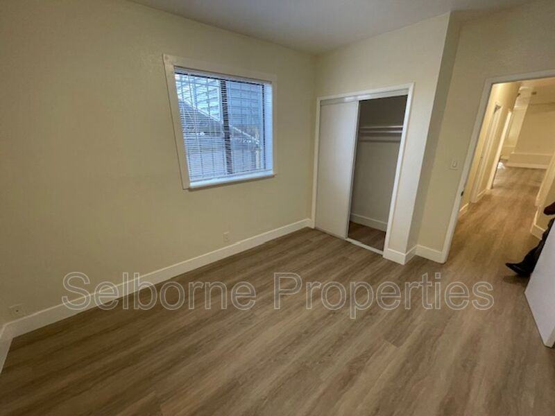 1944 E 20th St - Photo 6 of 23