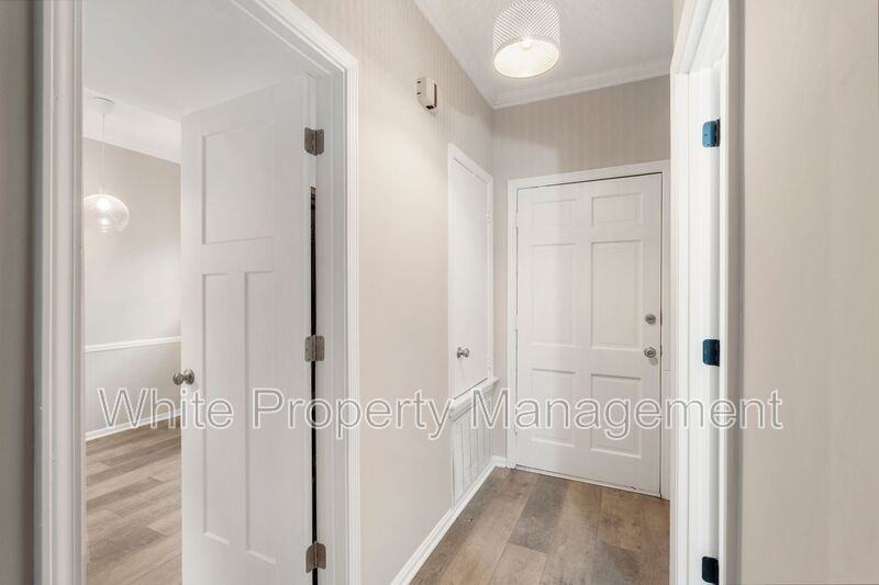 5949 Quail Hollow Rd #E - Photo 3 of 24