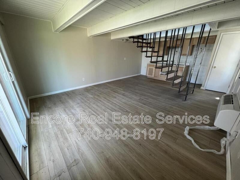 396 N Cedar St - Photo 2 of 6