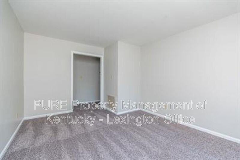 3736 Camelot Dr #C - Photo 4 of 17