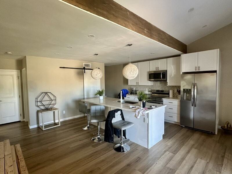 2029 W Adams St - Photo 2 of 13