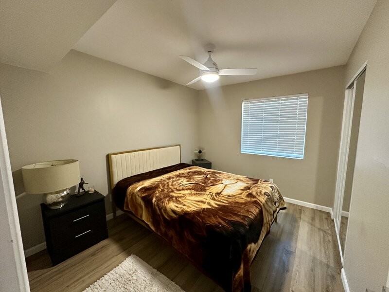 2029 W Adams St - Photo 4 of 13