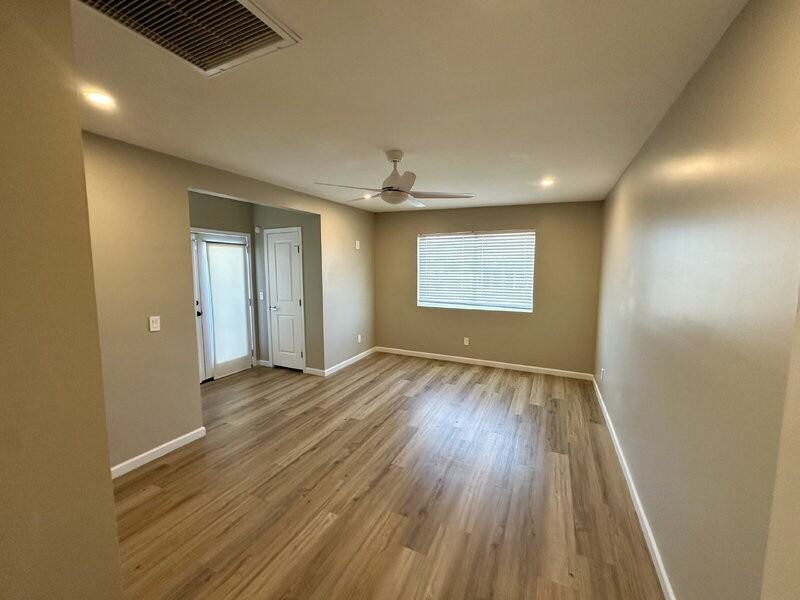 2029 W Adams St - Photo 7 of 13