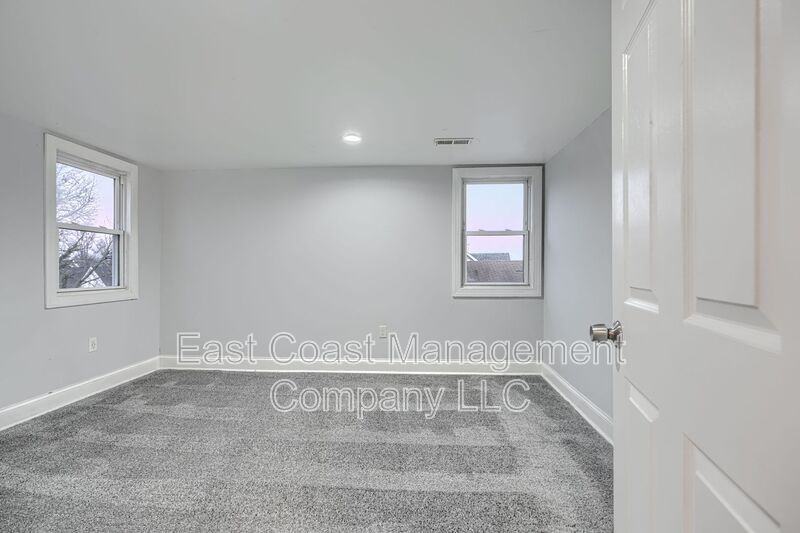 4012 Fernhill Ave #3FL - Photo 7 of 28