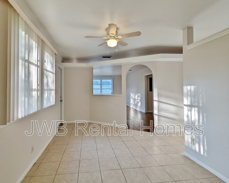 7231 Midway Rd - Photo 4 of 8