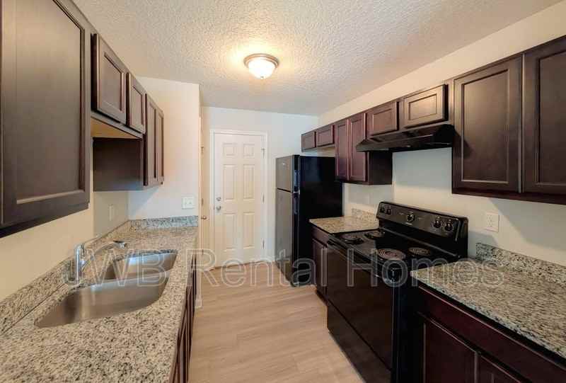 8772 3rd Ave - Photo 4 of 18