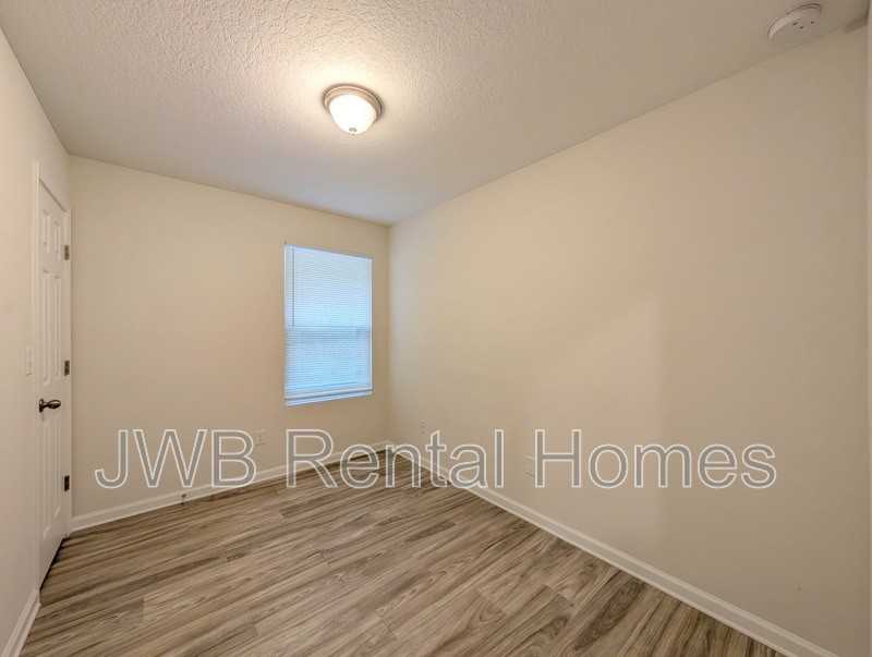 1118 Evergreen Ave - Photo 6 of 17