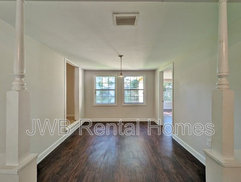 3048 Lowell Ave - Photo 4 of 8