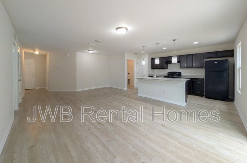 8655 Bronson Ln - Photo 5 of 19