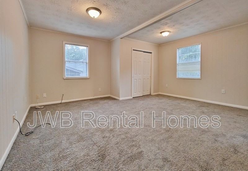 5511 Royce Ave - Photo 6 of 10