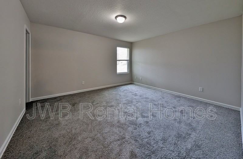 5881 Harris Ave - Photo 6 of 9