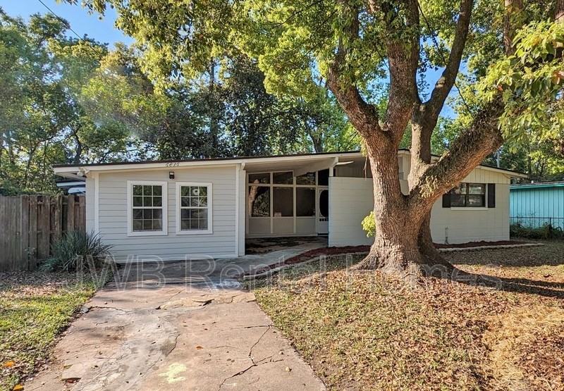 6836 Cherbourg Ave S - Photo 2 of 9