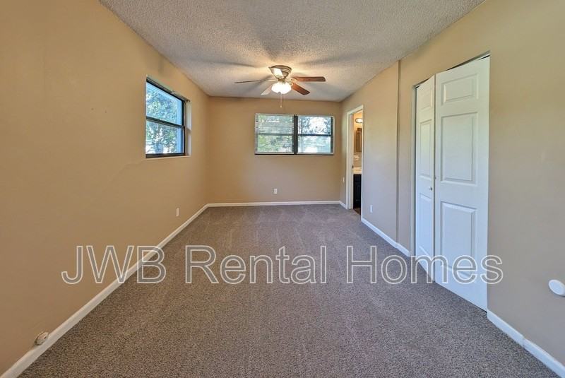 6836 Cherbourg Ave S - Photo 6 of 9