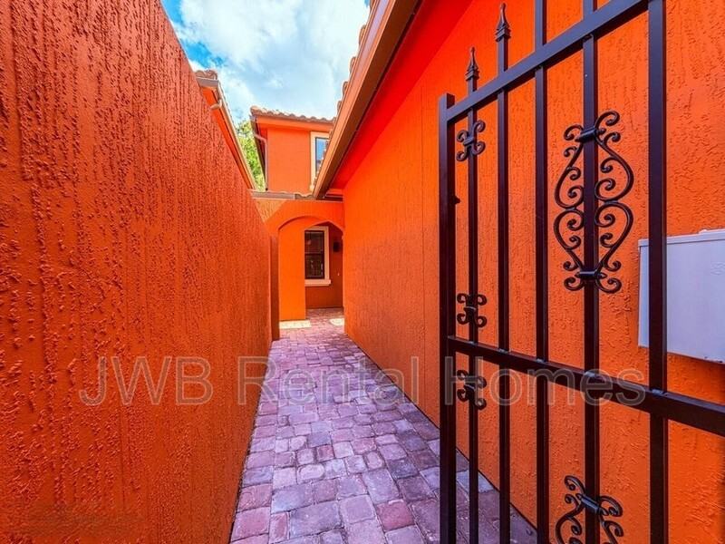 8861 Amalfi Ct - Photo 3 of 22