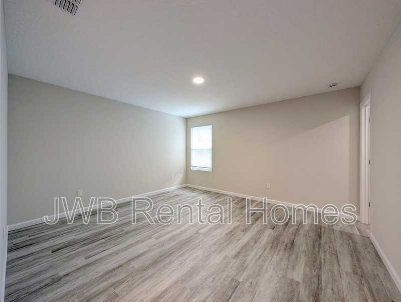 2052 Dean A Ave - Photo 7 of 17