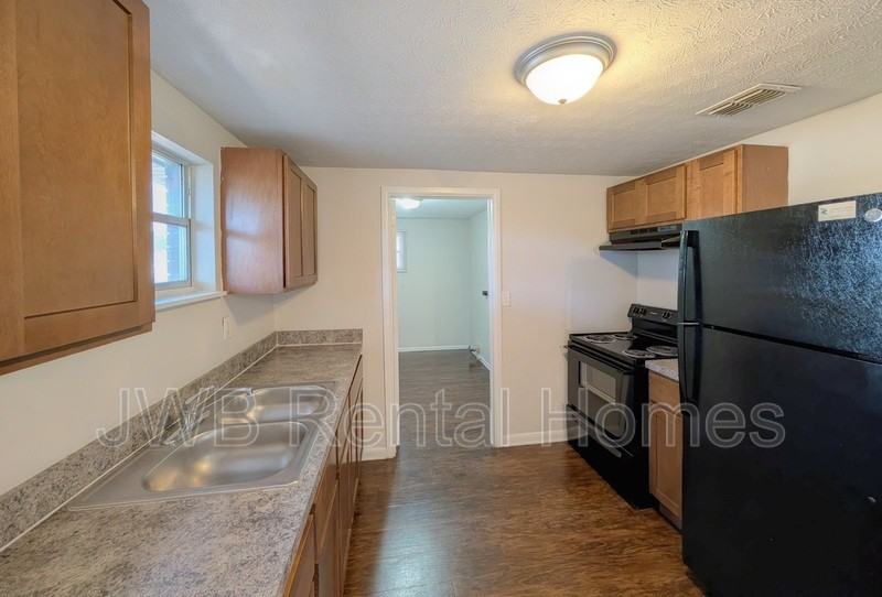 5660 Tempest St - Photo 4 of 17