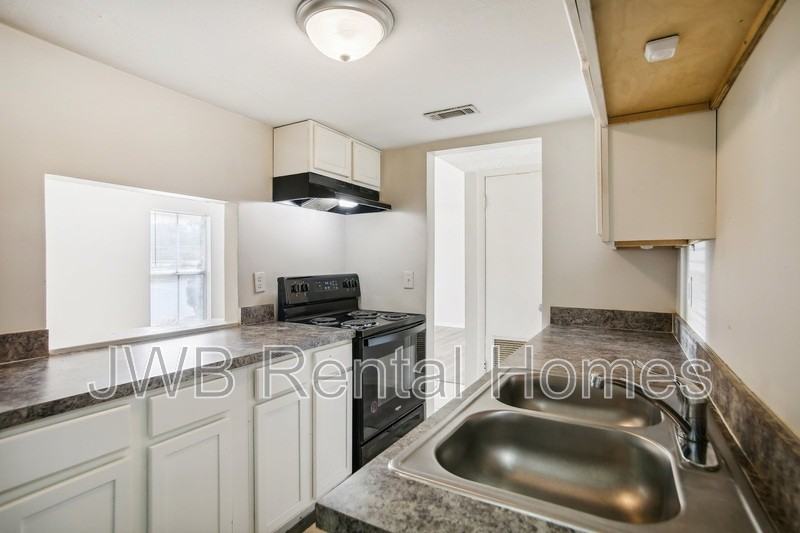 909 Bert Rd #128 - Photo 3 of 25