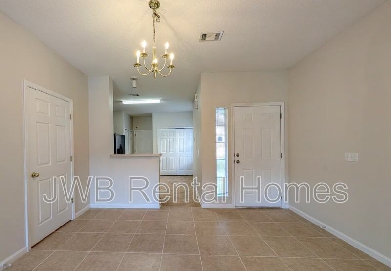 878 Scrub Jay Dr - Photo 5 of 22