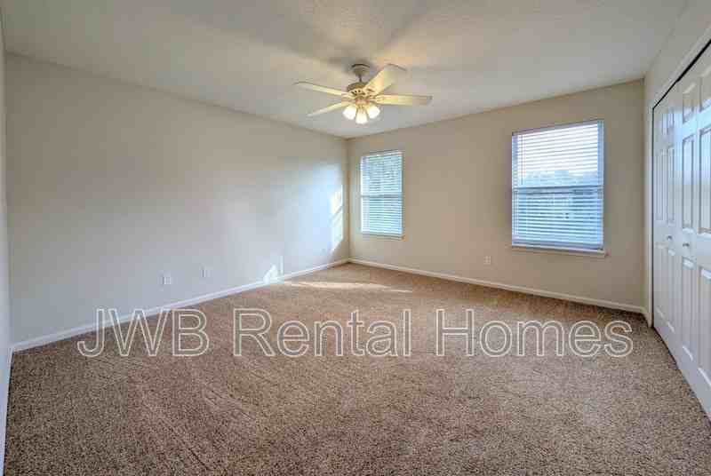 878 Scrub Jay Dr - Photo 7 of 22