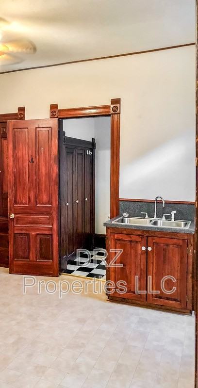 1012 Bridge St Nw - Photo 5 of 12