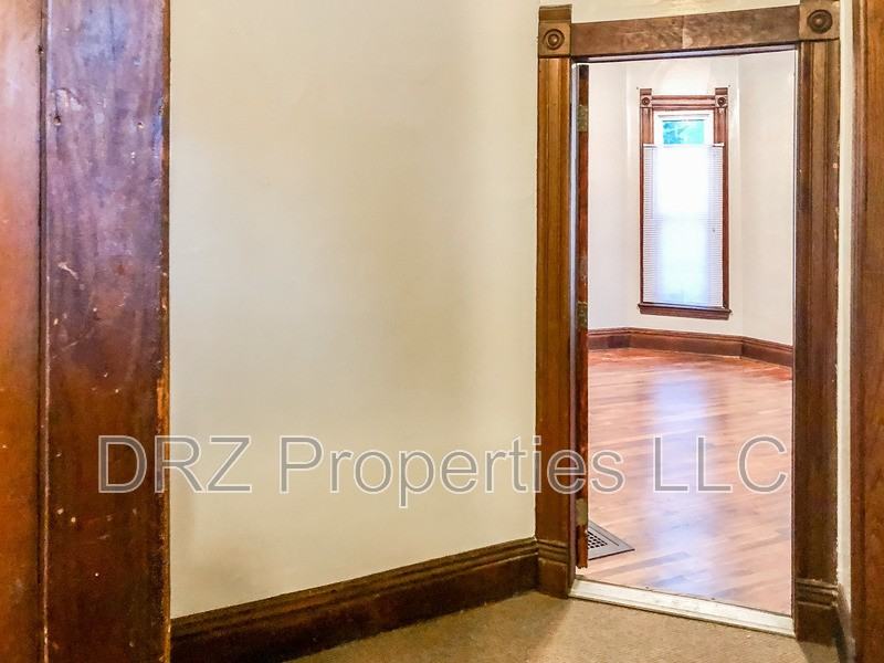 1012 Bridge St Nw - Photo 7 of 12