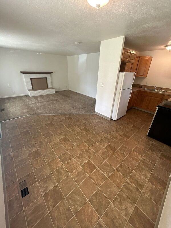 1215 Nw 11th St - Photo 7 of 28