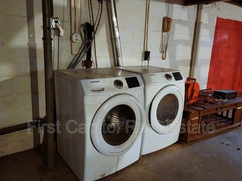 408 Clinton Rd - Photo 6 of 8