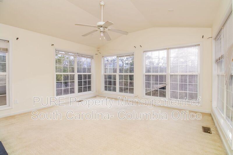 320 Blackloon Dr - Photo 4 of 17