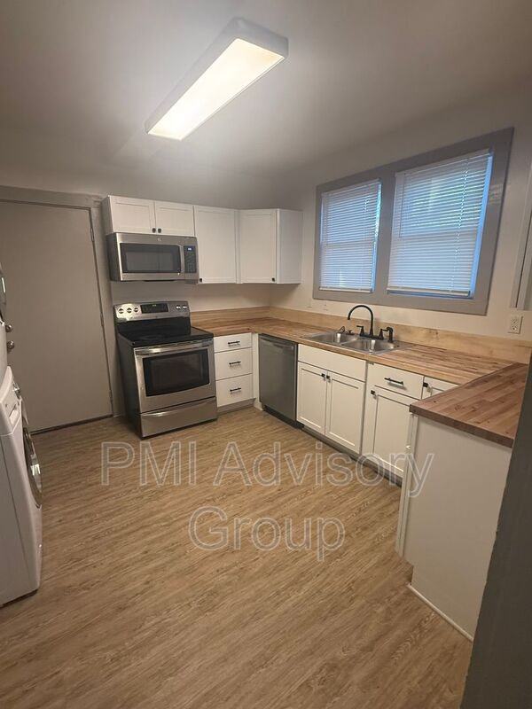 1304 Ne Forest Ave - Photo 6 of 11