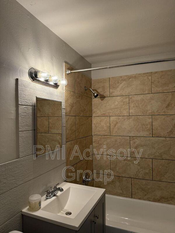 3368 Se Girard St - Photo 5 of 8